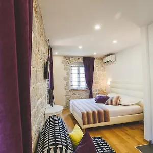 Sir George Luxury , Split Croatie